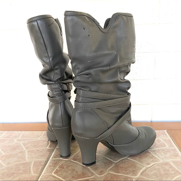 Gray heeled boots US size 7  strappy, short boots - Picture 6 of 6